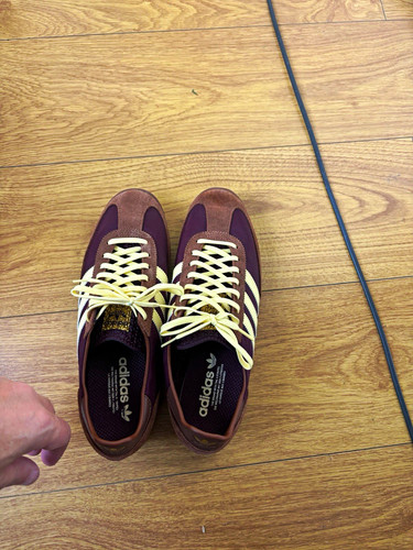 Adidas men low top - low, suede